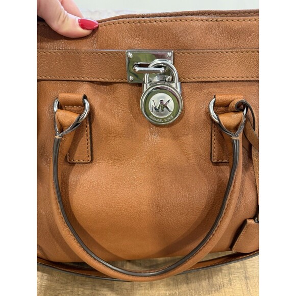 Michael Kors HAMILTON Leather Luggage Large Tote Handbag with Silver Hardware - Picture 5 of 10